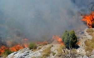 Mostar: Aktivna dva požara, vatra prijeti kućama i gospodarskim objektim