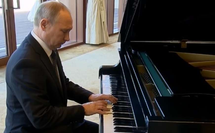 Putin: Ja sam običan čovjek koji čita romane i sluša Mozarta