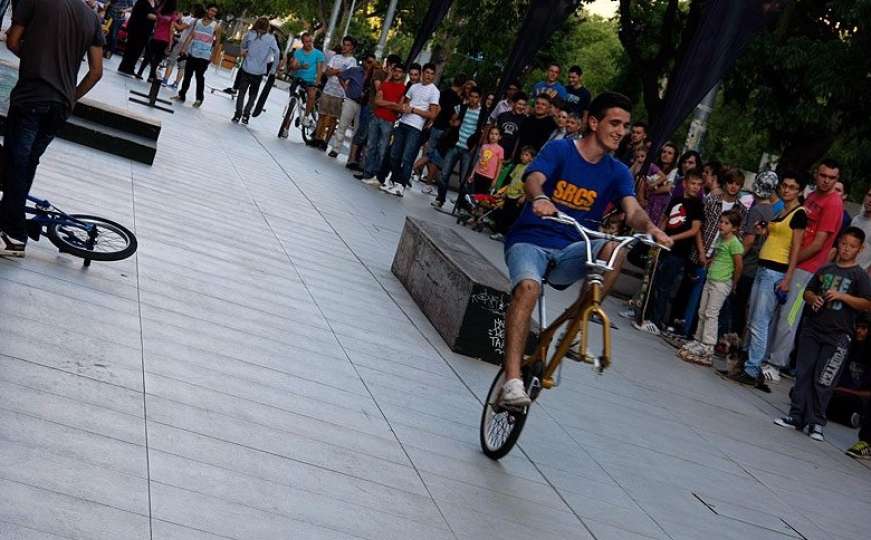 Ibro Basarić iz Čapljine obara svjetski rekord u vožnji bicikla na zadnjem točku