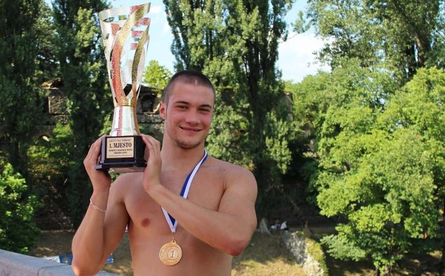 Ljeto na Vrbasu: Igor Arsenić skočio najljepšu "banjalučku lastu"  
