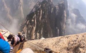 Mount Huan krije najopasniju planinsku stazu na kojoj svake godine strada 100 ljudi