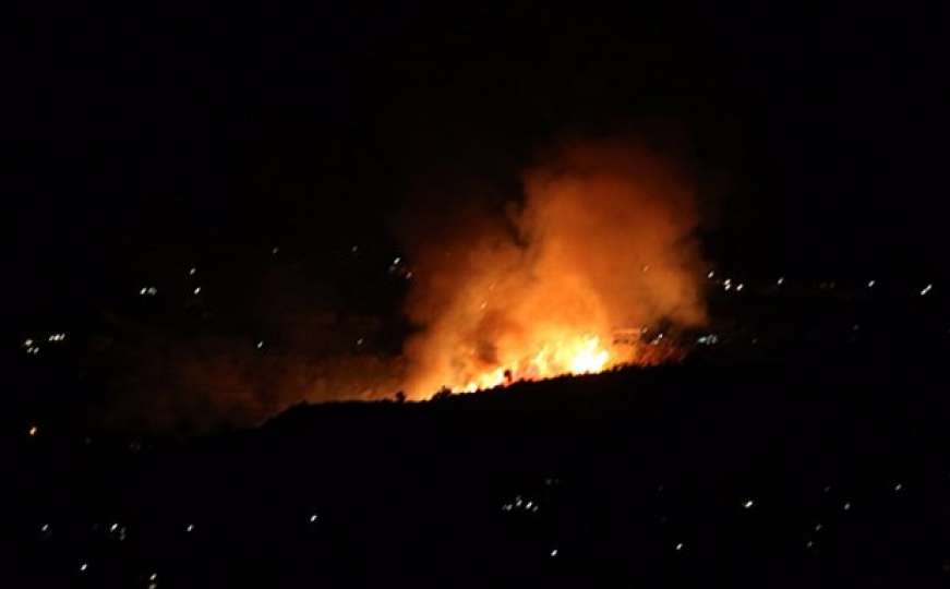 Ponovo buknuo požar iznad Splita: Vatrogasci spašavali deset kuća