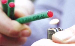 Starac povrijeđen u eksploziji petarde koju je zapalila njegova supruga