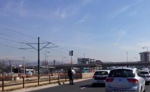 Sarajevo: Opljačkali muškarca na tramvajskoj stanici i ukrali dres