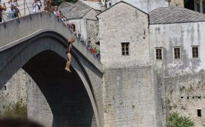 Danas tradicionalni skokovi sa Starog mosta