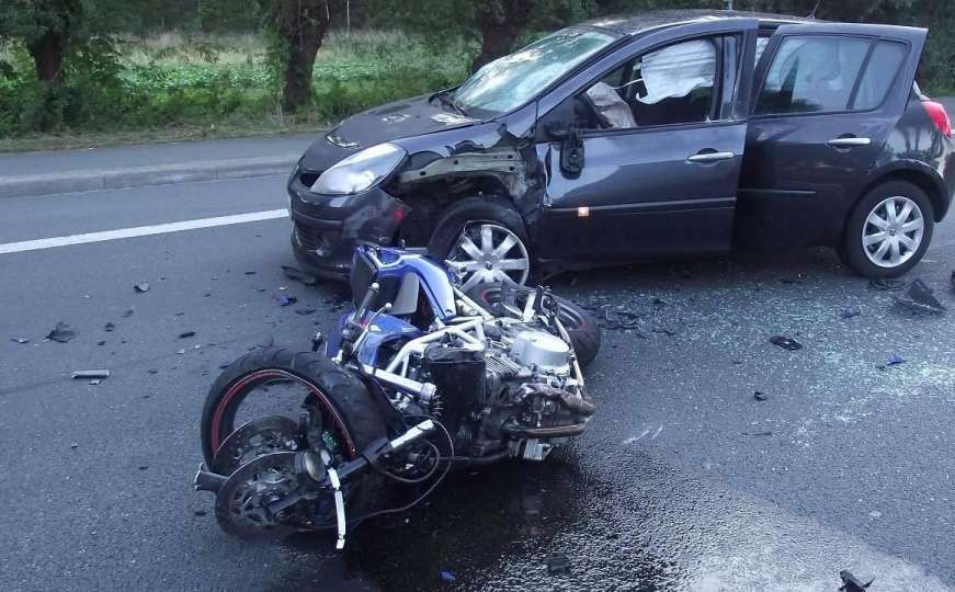 U saobraćajnoj nesreći kod Živinica poginuo 21-godišnji motociklista