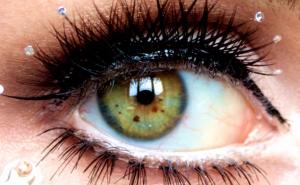 Otkriveno zašto neki imaju pjegice na šarenicama oka