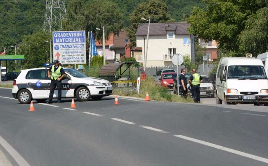 Lukavac: Vozač traktora teško povrijeđen nakon sudara s teretnim vozilom