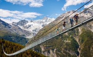 Najduži pješački most na svijetu otvoren na švicarskim Alpama