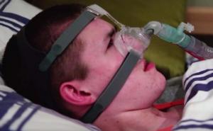 Rijetka bolest: Tinejdžer će umrijeti ako zaspi