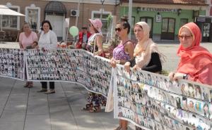 Protest "Žena Srebrenice" u Tuzli: Traženje nestalih predugo traje 