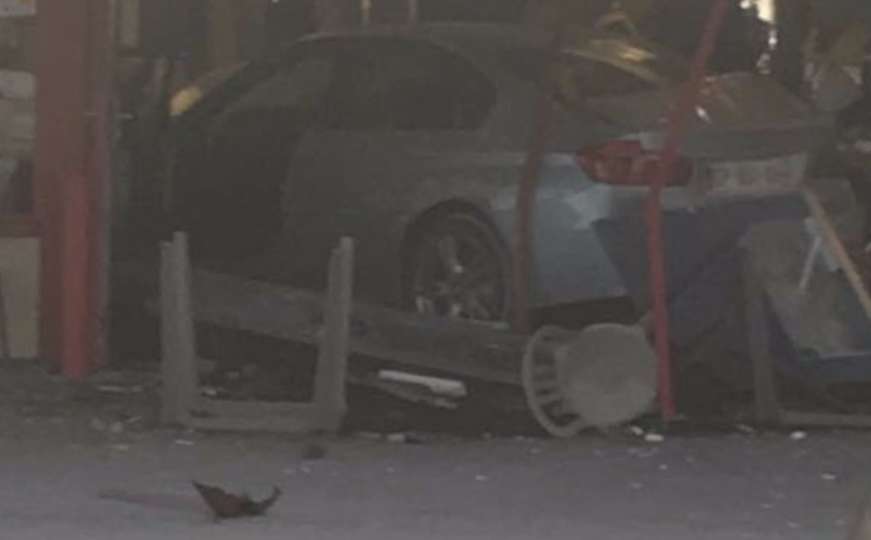 Automobilom uletio u restoran u Parizu, poginula djevojčica