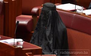 Australska senatorica obukla burku u parlamentu