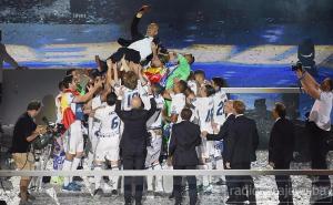 Real Zinedinea Zidanea puše za vrat Peleovom Santosu 