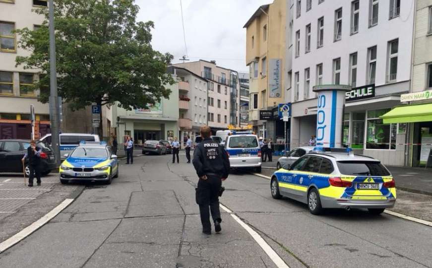 U Njemačkoj jedna osoba ubijena, policija traži napadače