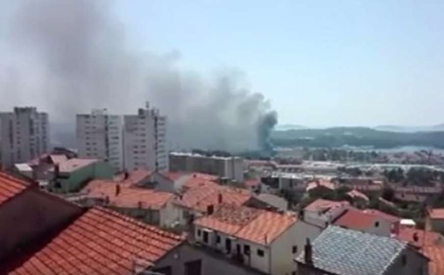 Eksplozija u Šibeniku: U brodogradilištu izbio požar