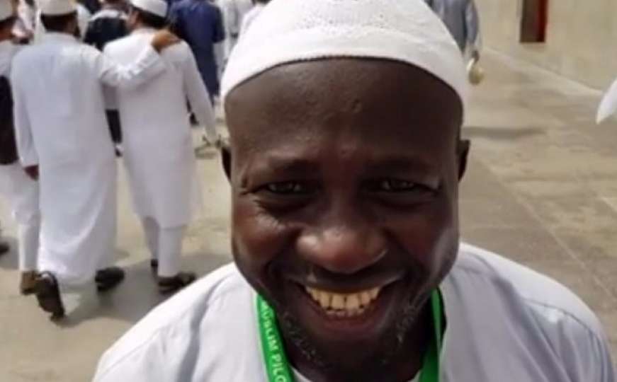 Bosanci u Medini: Ubijedili hadžiju iz Nigerije da u Brazilu "nije bio offside"