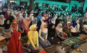 IZ BiH: Niko ne plaća muslimanke u BiH da se oblače na određeni način