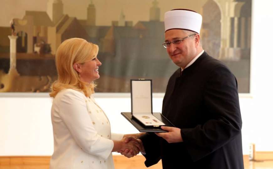 Grabar - Kitarović uručila visoko državno odlikovanje muftiji Azizu Hasanoviću