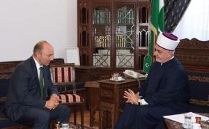 Reis Kavazović uputio pismo Kurzu o pokrivanju žena