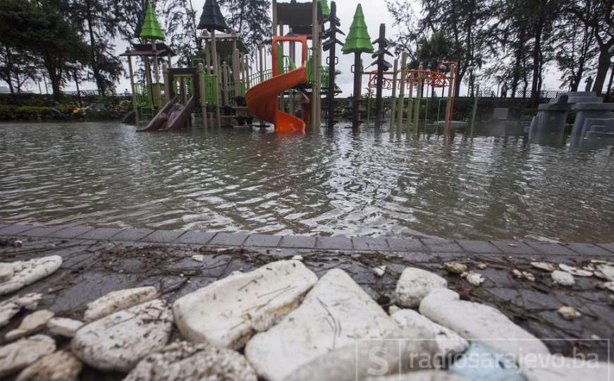 Tajfun Hato pogodio Kinu: Smrtno stradalo 16, povrijeđeno 208 ljudi