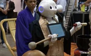 Japanci predstavili robota koji može da predvodi pogreb