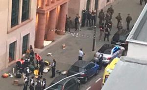 Ubijen muškarac koji je mačetom napao vojnike