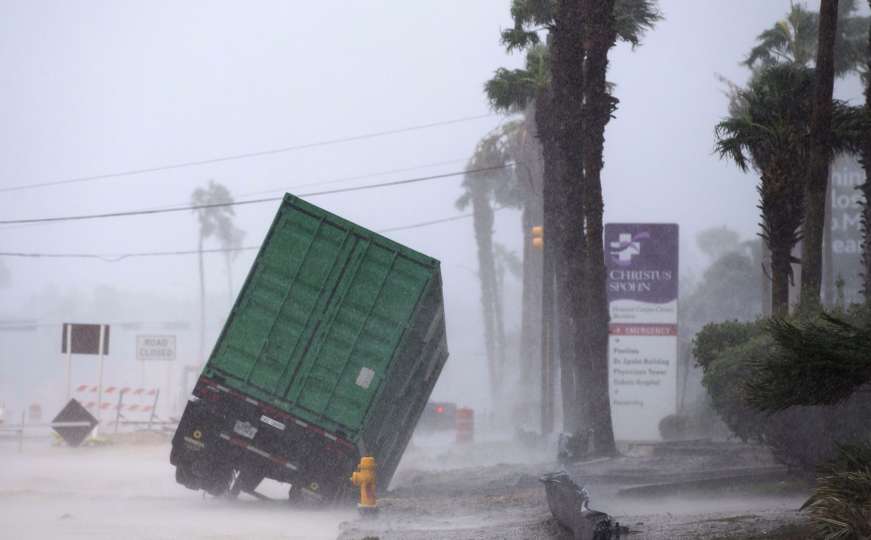 Uragan "Harvey" pogodio Teksas, Trump proglasio katastrofu