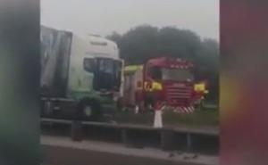 Stravična nesreća u Britaniji: Osmero poginulo u sudaru kamiona i minibusa