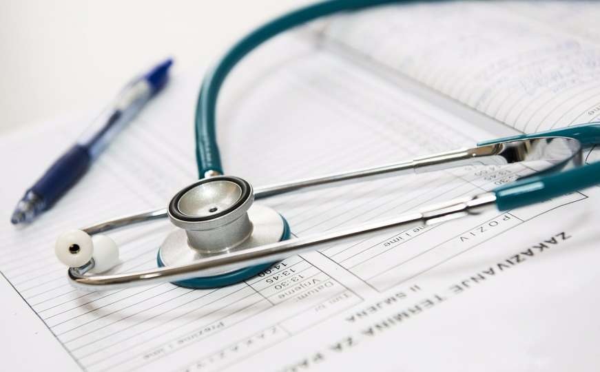 Većina zdravstvenih radnika u RS-u nema ovjerene zdravstvene knjižice