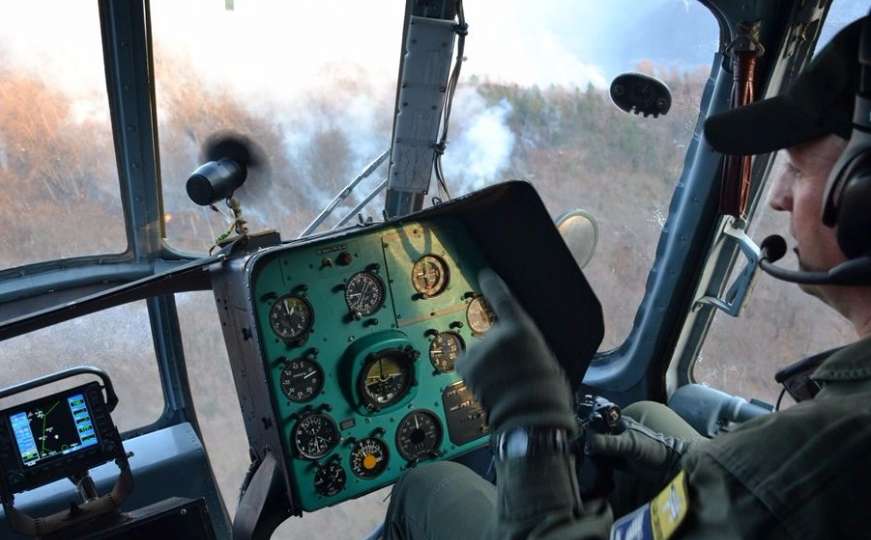 Helikopter OSBiH gasio požar kod Drvara, vatrena linija oko 50 km