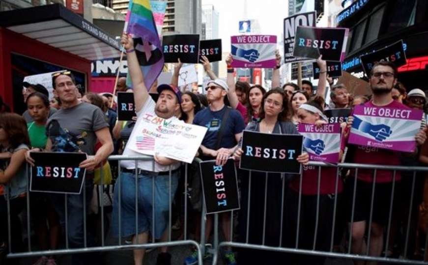 Transrodni vojnici tuže Trumpa zbog zabrane služenja vojske