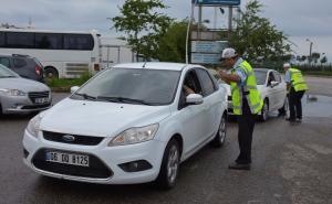 Uoči bajrama: Policajci Giresuna vozačima umjesto kazni dijelili čaj i kafu