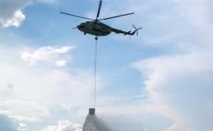 Helikopter OS BiH angažovan na gašenju požara u općini Drvar