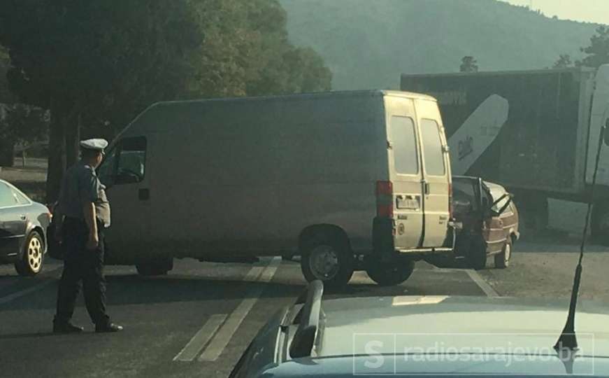 Saobraćajna nesreća nadomak Mostara, veliki zastoj na magistralnoj cesti M-17