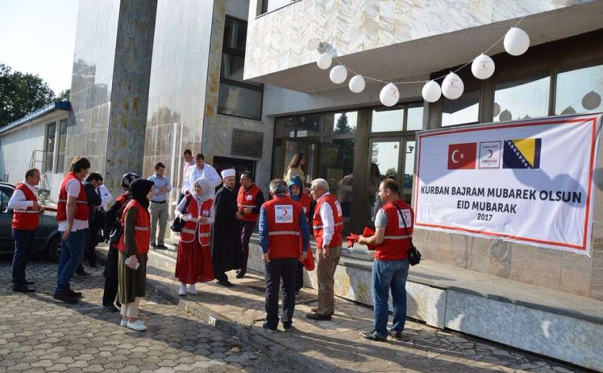 Crveni polumjesec donirao bajramske pakete za 10.000 porodica u BiH