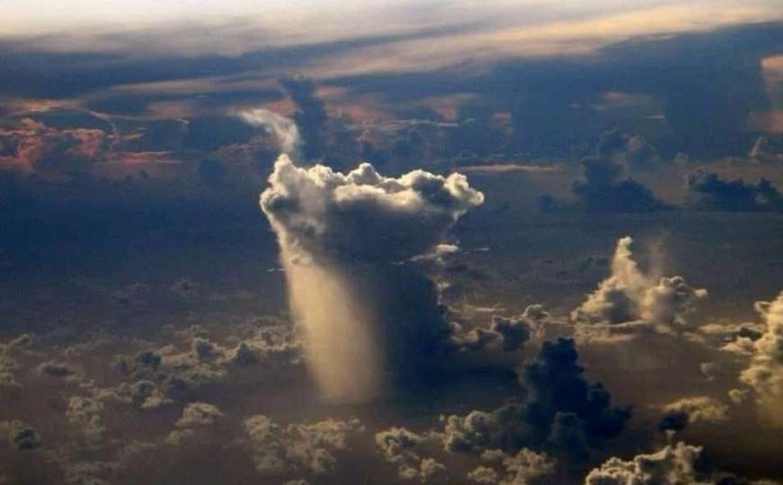 Pogledajte kako izgleda kiša snimljena iz aviona