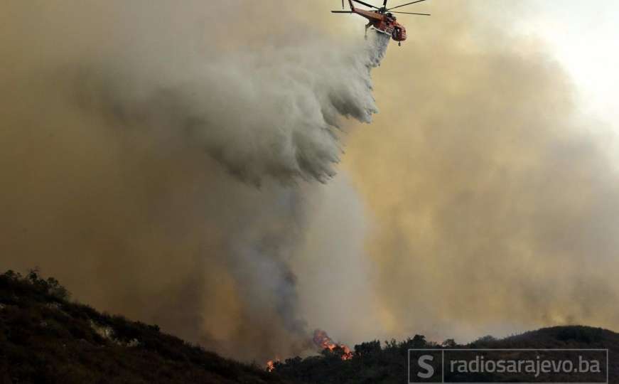 Šumski požari haraju SAD-om, evakuacije u Los Angelesu