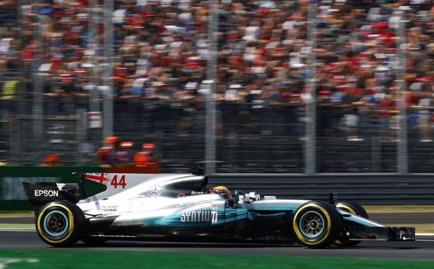 Monza: Mercedes kao kaznena ekspedicija, Hamilton preuzeo vodstvo