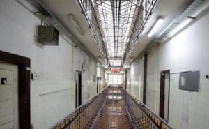 Drama u KPZ Sarajevo: Zatvorenik pucao na čuvare pa pobjegao na motoru