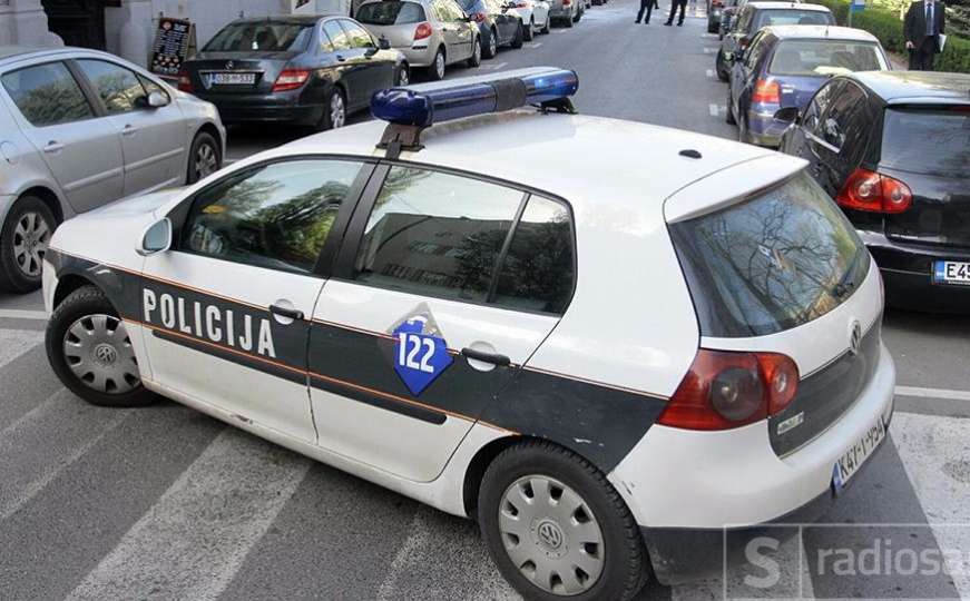 Sudar dva vozila u Sarajevu, dvije osobe prevezene u bolnicu