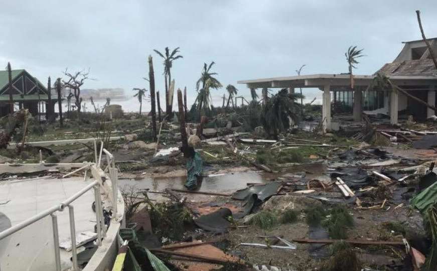 Uragan Irma usmrtio deset ljudi, ide nezaustavljivo prema Floridi