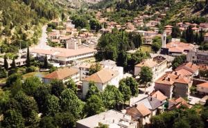 SDA Stolac osudila uklanjanje spomenika ispred "Koštane bolnice"