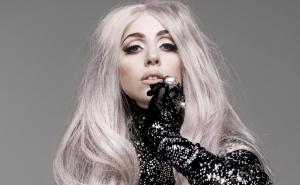 Lady Gaga kakvu do sada nismo vidjeli: Puši marihuanu i trpi strašne bolove