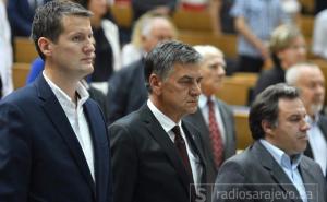 Osnovan Nezavisni blok, predsjednik je Senad Šepić 