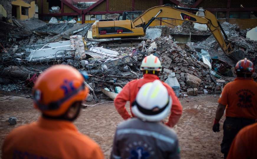 Najmanje 90 poginulih u razornom zemljotresu u Meksiku