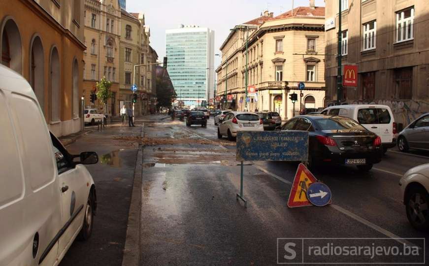 Glavna ulica na Marijin-Dvoru poplavljena, ViK radi na sanaciji