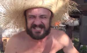 Mikula s novim hitom: Odavno se nismo klali, jedni drugim kuće palili