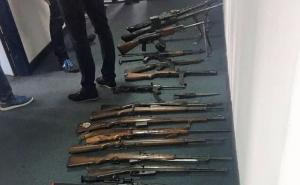 Banja Luka: Pronađena ogromna količina naoružanja, uhapšena jedna osoba 