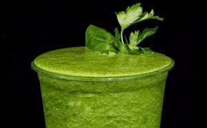 Prirodni losion koji podmlađuje, uklanja pjege, tamne mrlje i akne